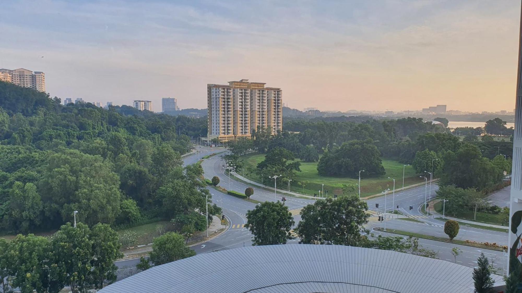 Apartamento Kami Tami Japandi Poolview Putrajaya Exterior foto